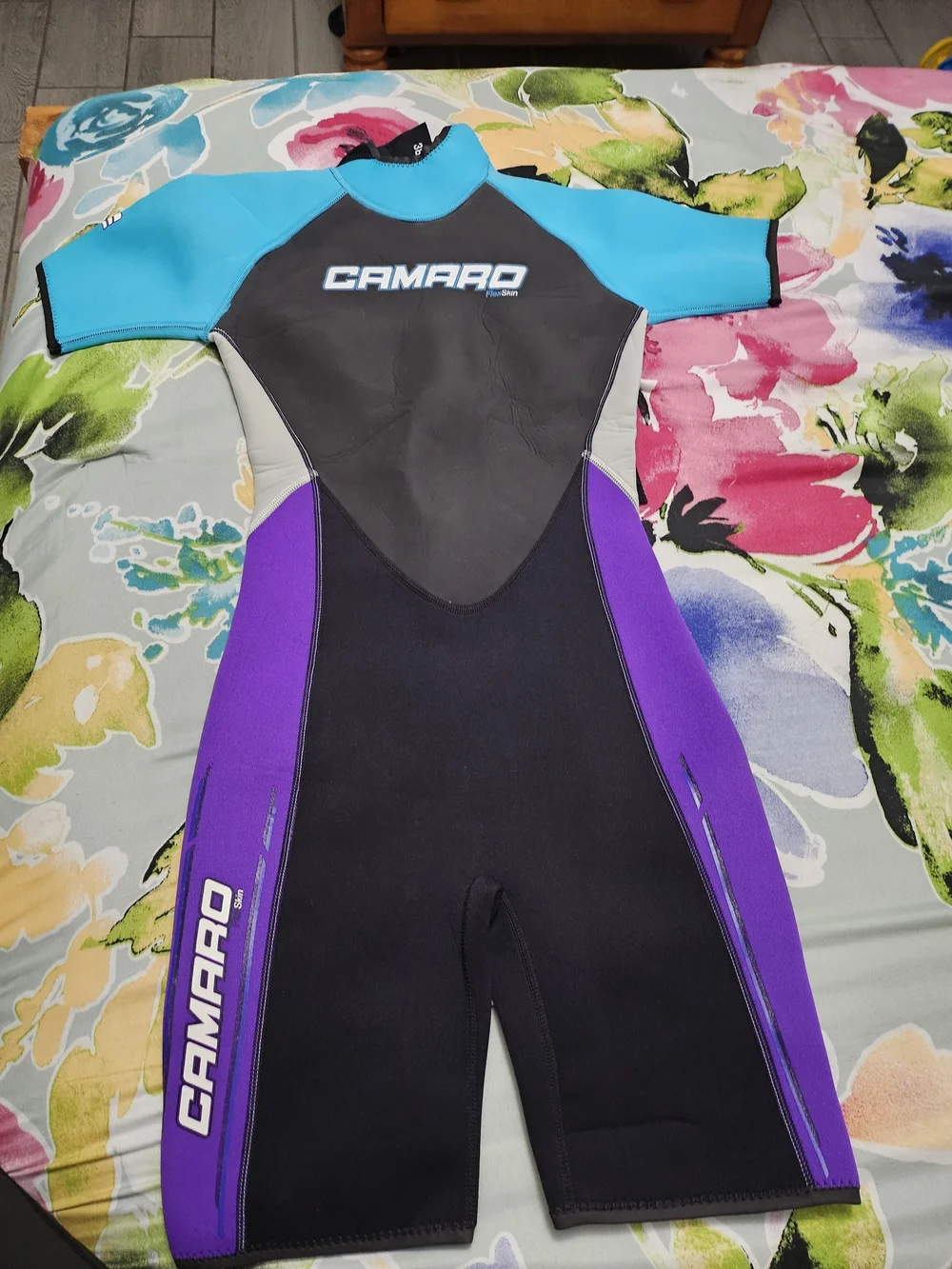 ​New Camaro Shorty Wetsuit Size 38 S – FlexSkin Short Sleeve Water Sports Suit